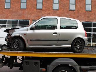 Renault Clio 2.0 16v rs picture 2