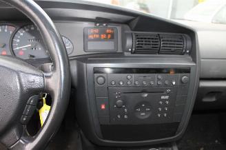 Opel Omega 2.2 16V picture 7