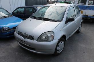 Toyota Yaris 1.0 picture 2