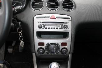 Peugeot 308 1.6 HDi picture 11