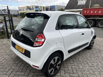 Renault Twingo 1.0 SCe Authentique picture 5