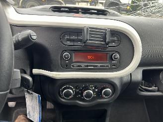 Renault Twingo 1.0 SCe Authentique picture 11