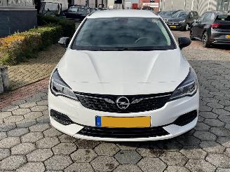 Opel Astra SPORTS TOURER 1.2 Edition picture 2