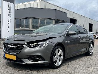 Voiture accidenté Opel Insignia Grand Sport 1.5 Turbo Innovation AUTOMAAT 2017/8