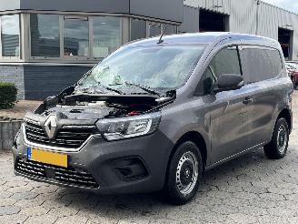 dañado vehículos comerciales Renault Kangoo 1.5 Blue dCi 95 Comfort L1 2023/6