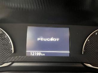 Peugeot 208 1.2 PureTech Active Pack picture 19