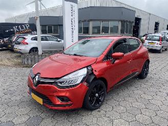 uszkodzony samochody osobowe Renault Clio 1.2 TCe Intens 2018/7