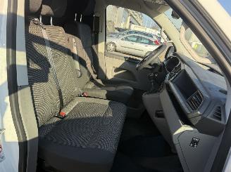 Volkswagen Transporter 2.0 TDI 81KW picture 15