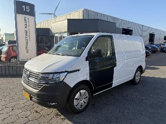 Vaurioauto  commercial vehicles Volkswagen Transporter 2.0 TDI 81KW 2021/4