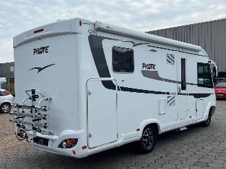 damaged campers Pilote  2.3 130 PK Queensbed G700C Essentiel 96KW 2019/1