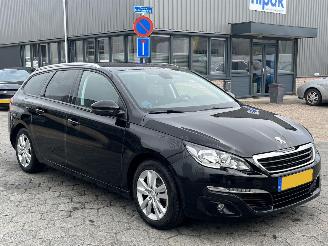 Peugeot 308 SW 1.2 PureTech Blue Lease Executive picture 3