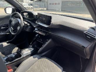 Peugeot e-2008 EV GT 54 kWh picture 12
