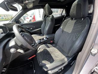 Peugeot e-2008 EV GT 54 kWh picture 14