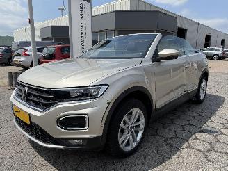 Damaged car Volkswagen T-Roc Cabrio 1.5 TSI Style 2020/10