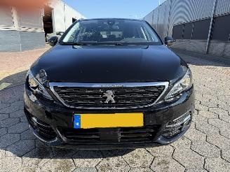 Peugeot 308 SW 1.2 PureTech Blue Lease Allure picture 2