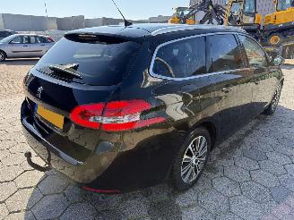 Peugeot 308 SW 1.2 PureTech Blue Lease Allure picture 5