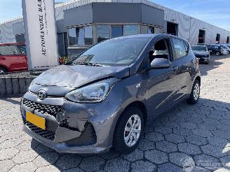 uszkodzony samochody osobowe Hyundai I-10 1.0i Comfort 2019/1