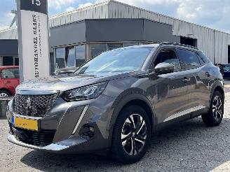 Unfallwagen Peugeot 2008 1.2 PureTech Blue Lease Allure 2020/10
