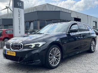 damaged passenger cars BMW 3-serie Touring 320e 2022/10