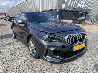 BMW 1-serie 118i High Executive picture 3