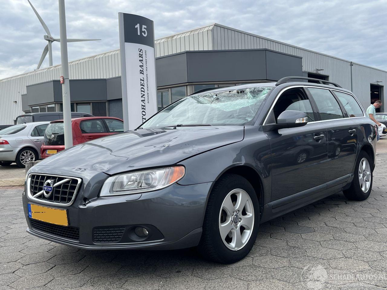 Volvo V-70 2.0 Summum