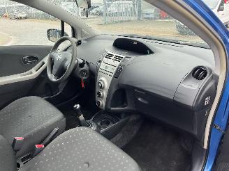 Toyota Yaris 1.0 VVTi picture 11