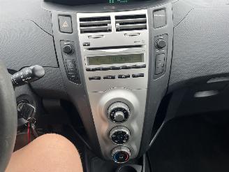 Toyota Yaris 1.0 VVTi picture 16