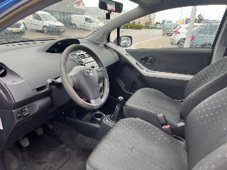 Toyota Yaris 1.0 VVTi picture 12