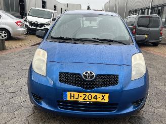 Toyota Yaris 1.0 VVTi picture 2