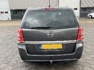 Opel Zafira 1.8 Cosmo picture 5