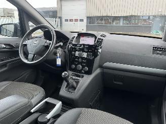 Opel Zafira 1.8 Cosmo picture 11