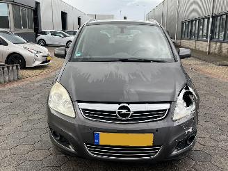 Opel Zafira 1.8 Cosmo picture 2