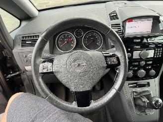 Opel Zafira 1.8 Cosmo picture 15
