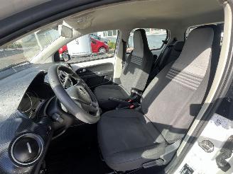 Volkswagen Up! 1.0 BMT move up! picture 15