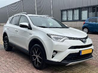 demontáž osobní automobily Toyota Rav-4 2.5 Hybrid Style 2016/4