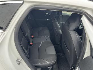 Volvo V-40 2.0 D4 Kinetic picture 9