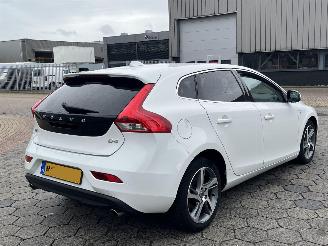 Volvo V-40 2.0 D4 Kinetic picture 4