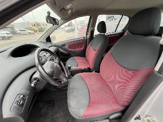 Toyota Yaris 1.3 VVT-i S-Line picture 13