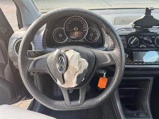 Volkswagen Up! 1.0 BMT move up! picture 18