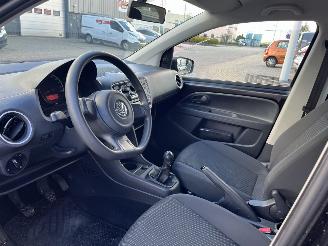 Volkswagen Up! 1.0 take up! BlueMotion picture 14