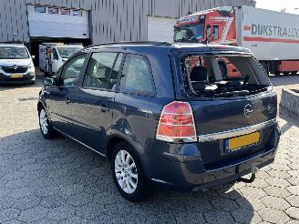 Opel Zafira 1.8 Temptation picture 8