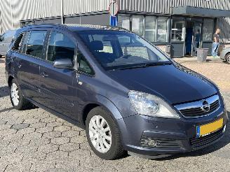 Opel Zafira 1.8 Temptation picture 3