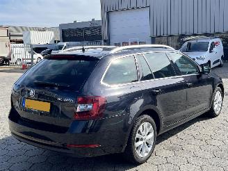 Skoda Octavia Combi 1.0 TSI Greentech Ambition Business picture 4