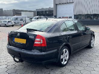 Skoda Octavia 2.0 FSI Elegance picture 4