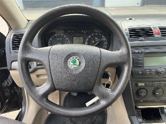 Skoda Octavia 2.0 FSI Elegance picture 13