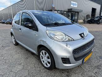 Peugeot 107 1.0-12V XR picture 3