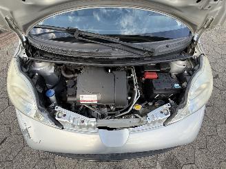 Peugeot 107 1.0-12V XR picture 9