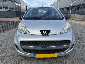 Peugeot 107 1.0-12V XR picture 2
