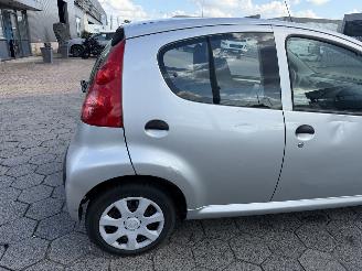 Peugeot 107 1.0-12V XR picture 5
