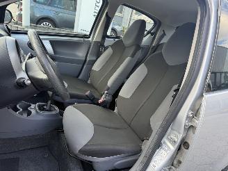 Peugeot 107 1.0-12V XR picture 11